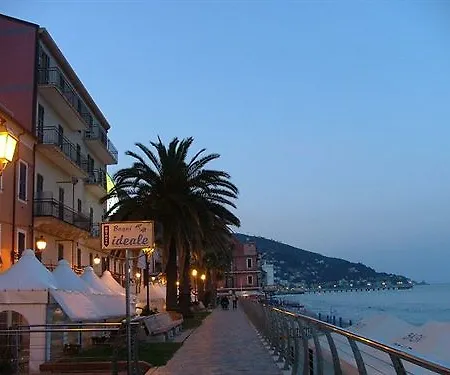 Danio Lungomare 3* Alassio