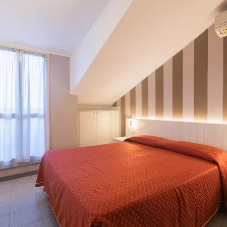 Отель Danio Lungomare Алассио