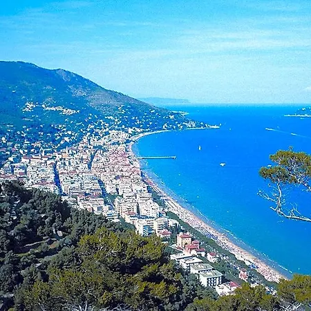 Danio Lungomare Hotel 3*
