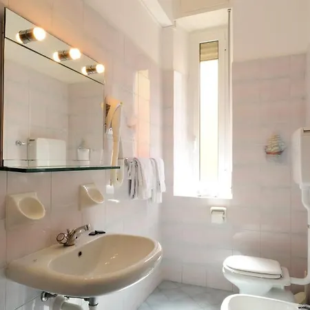 Отель Danio Lungomare Алассио