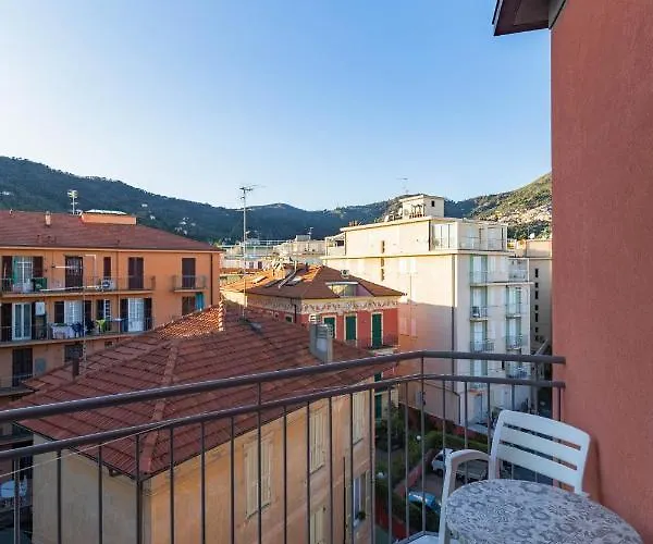 Danio Lungomare アラッシオ