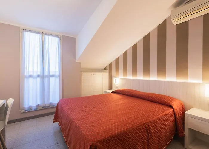 ホテル Danio Lungomare アラッシオ