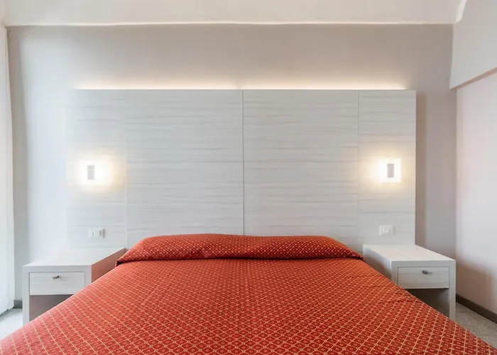 ホテル Danio Lungomare アラッシオ