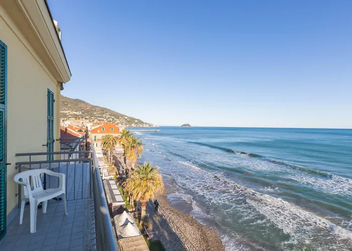 Danio Lungomare فندق ألاسيو