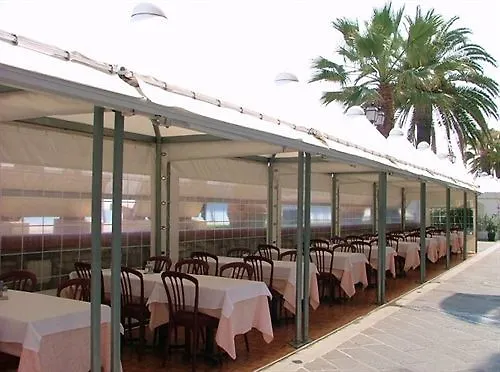 فندق Danio Lungomare 3*